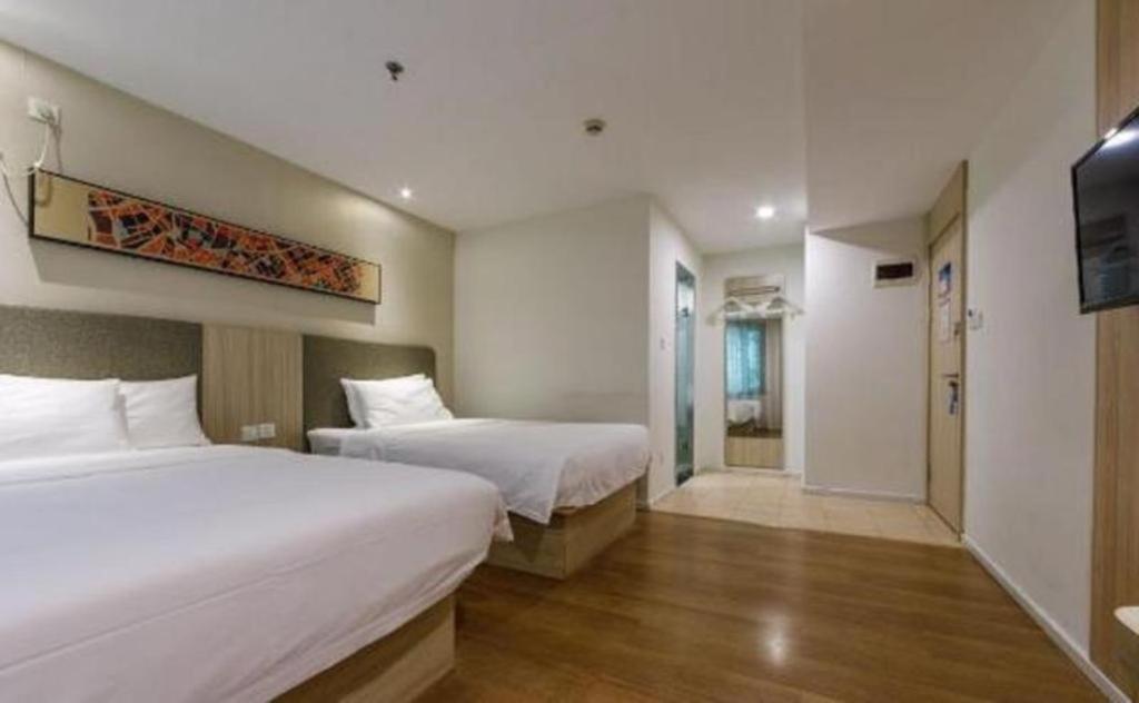Hotel Hanting Xiangyang Road 2*